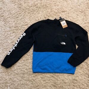 The North Face Men's Crewneck Sweater in Black and Blue